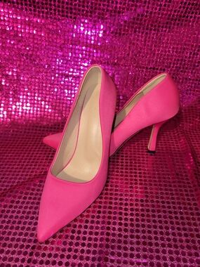 Source Unknown Bright Hot Pink Pointed-Toe Pumps